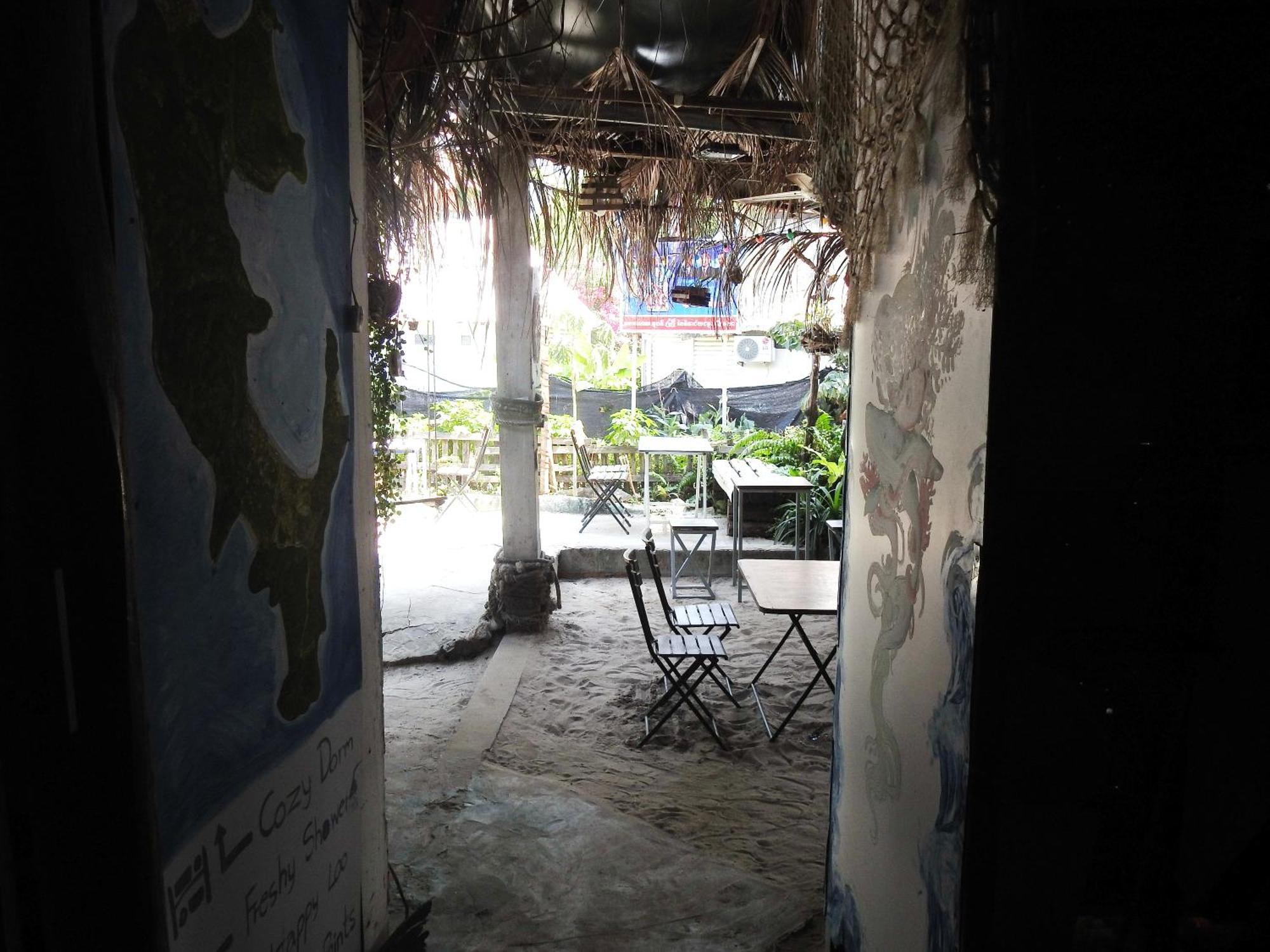 Hostel Spicy23 - M' Pai Bay Preăh Sihanŭk Zewnętrze zdjęcie